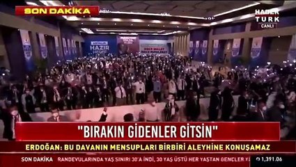 Erdoğan, salonla birlikte şarkı söyledi