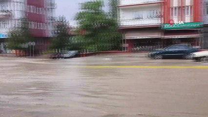 Eskişehir’de 10 dakikalık yağmur hayatı felç etti