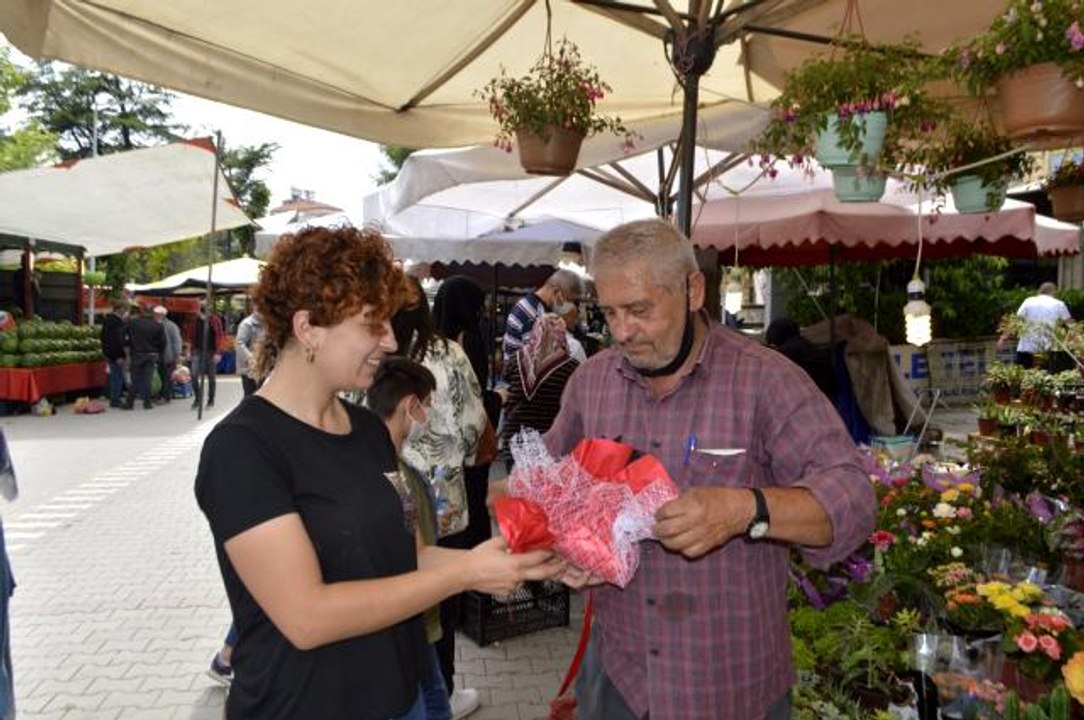 Pazarda 'Babalar Günü' sürprizi