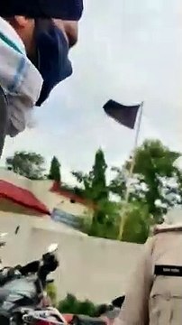 एएसआई का ट्रांसपोर्टर्स से रिश्वत लेते हुए वीडियो वायरल, पुलिस अधीक्षक ने किया सस्पेंड