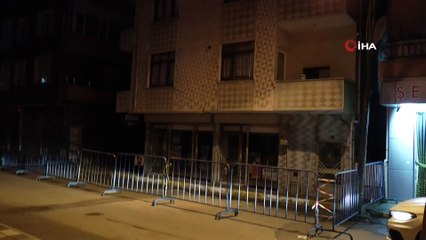 Pendik'te deprem sonrası çatlak oluşan bina tahliye edildi