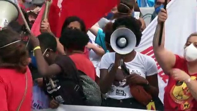 Fora Bolsonaro . Manifestazioni in 300 città del Brasile