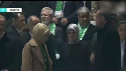 Cumhurbaşkanı Erdoğan'dan eşine jest