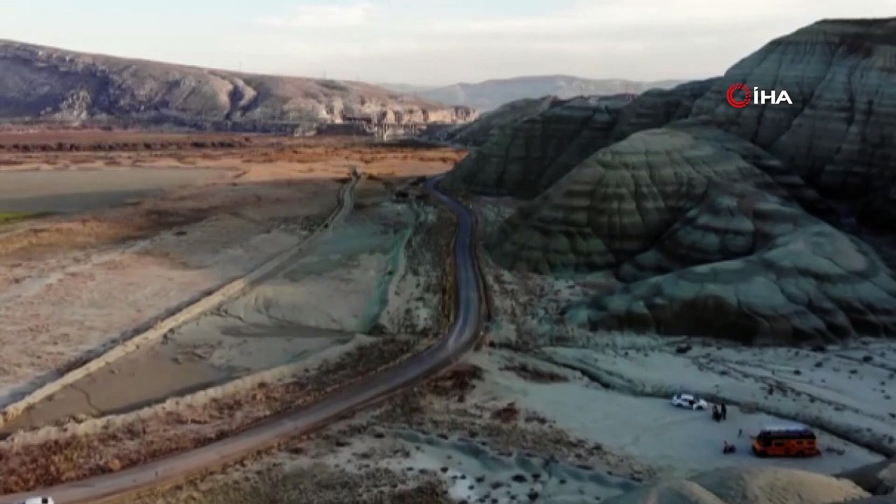Nallıhan Kuş Cenneti ve renkli tepeleri ziyaretçilerini bekliyor