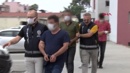 BASKINDA EL KONULAN KUMAR PARASINI GERİ ALMAK İÇİN POLİSİN ELİNİ ISIRDI