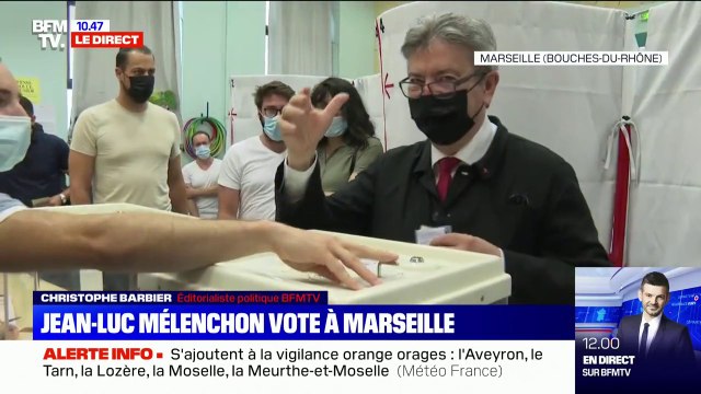Élections régionales: Jean-Luc Mélenchon vote à Marseille