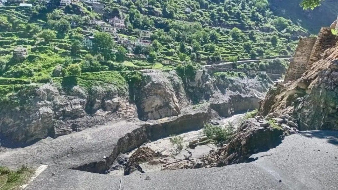 Rain wreaks havoc on mountains, monsoon effect...