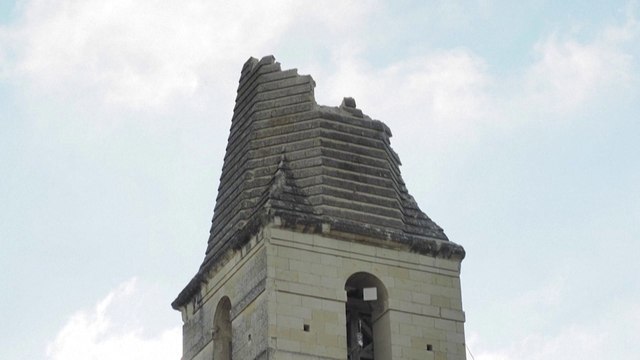 Une tornade dévastatrice s'abat sur le clocher de Saint-Nicolas-de-Bourgueil