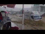 السيول تجرف عشرات السيارات بالعاصمة التركية