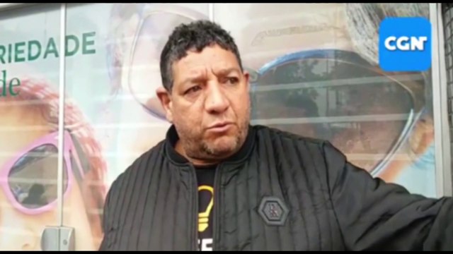 Vídeo mostra colisão com capotamento na Região Central e motorista fugindo após batida