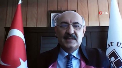 Üniversiteyi 1988’de bırakmıştı, tekrar başladı 67 yaşında mezun oldu