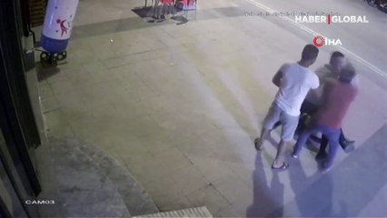 Dehşete düşüren olay! Gıda kuryesini tekme tokat dövdü