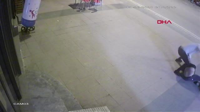 Son dakika haberi... ANTALYA KURYEYE TEKME VE YUMRUKLU SALDIRI KAMERADA