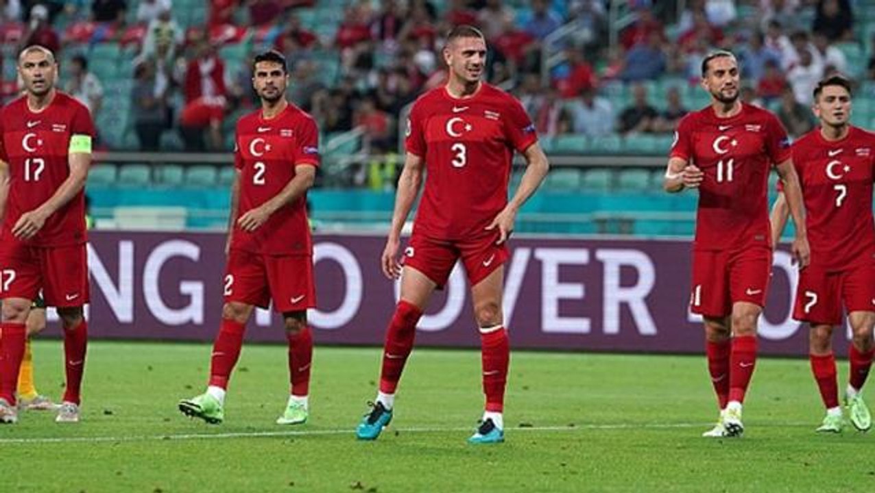 'Bizim Çocuklar' sloganıyla EURO 2020'ye gönderdiğimiz Milli Takım'a 'Bizim Ruhsuzlar' benzetmesi