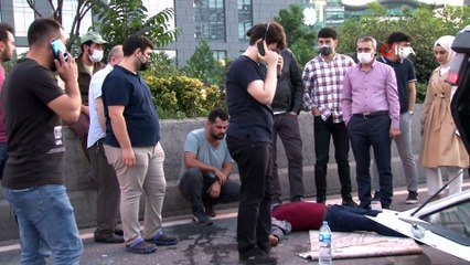 Bağcılar’da sıkışmalı trafik kazası: 2 yaralı