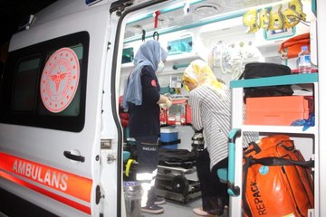 Son dakika haber... Pide fırınında çıkan yangında 6 kişi dumandan zehirlendi