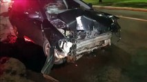 Motorista bate Corola contra poste no Centro da cidade e mobiliza equipe do Siate