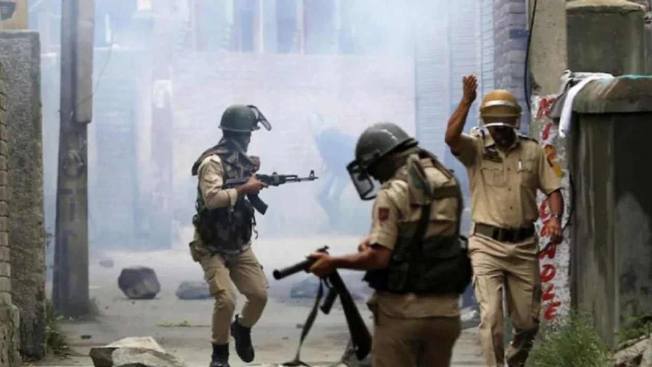 Top lashkar man killed by forces in Sopore encounter