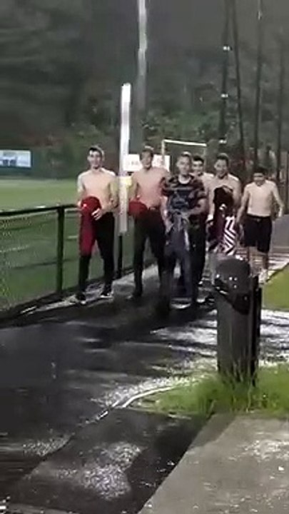 Groupe U16 Barbecue de fin de saison sous la pluie