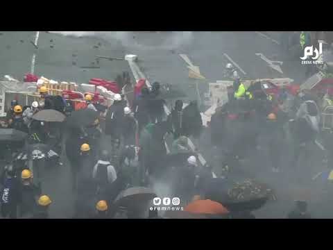 شرطة هونغ كونغ تطلق الغاز المسيل للدموع بكثافة في مواجهة جديدة مع المتظاهرين