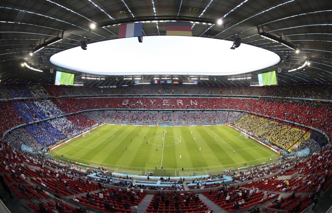 Euro 2020 : pour accueillir la Hongrie, l’Allianz Arena de Munich sera décorée aux couleurs LGBT