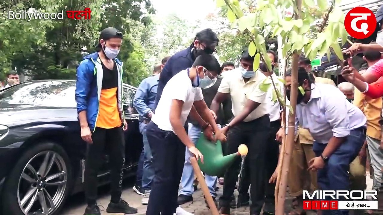 Ajay Devgn Get's Emotional & Started Crying In Public While Talking About Milkha Singh Death