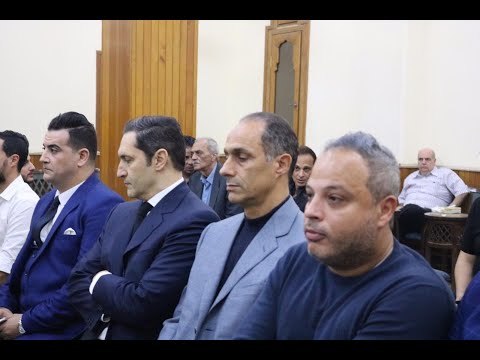 علاء وجمال مبارك يحضران عزاء الفنان الراحل طلعت زكريا