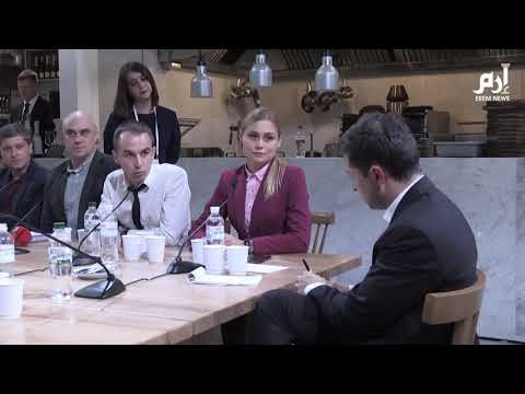 الرئيس الأوكراني فولوديمير زيلينكسي يكسر الرقم القياسي لأطول مؤتمر صحافي