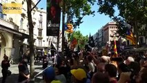 Crits dels manifestants quan arriba Ramon Espadaler