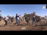 أكراد يرشقون بالحجارة دورية تركية في بلدة المعبدة شمال محافظة الحسكة بسوريا