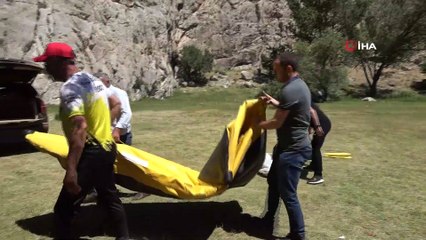 Kaymakam tanıtım için kendini Tohma Çayı'nın sularına bıraktı