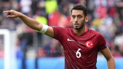 ENTOURAGE CALHANOGLU CONTATTA L'INTER. BECCALOSSI: GIOCATORE CHE PUÒ ANCORA MIGLIORARE.