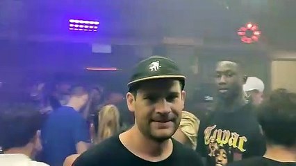 Obren llums per marcar el final de la festa a Jamboree