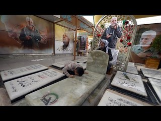 لطم وبكاء وسيلفي.. مشاهد من قبر أبو مهدي المهندس بالنجف #إرم_نيوز