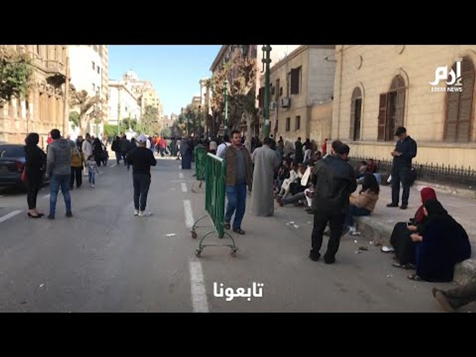 زحام شديد خارج وزارة الصحة المصرية لإجراء اختبا...