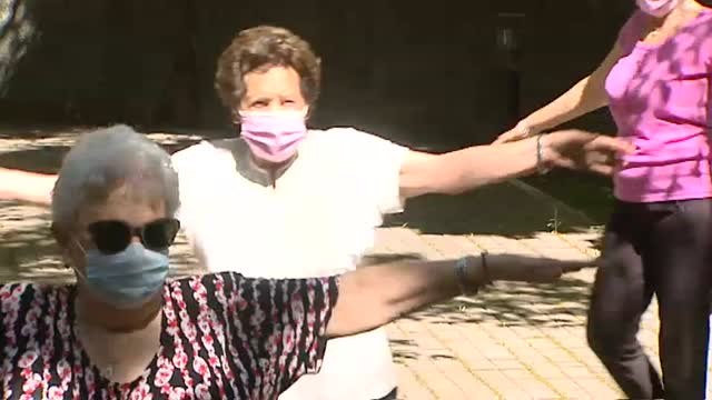 Los mayores madrileños vuelven a sonreír