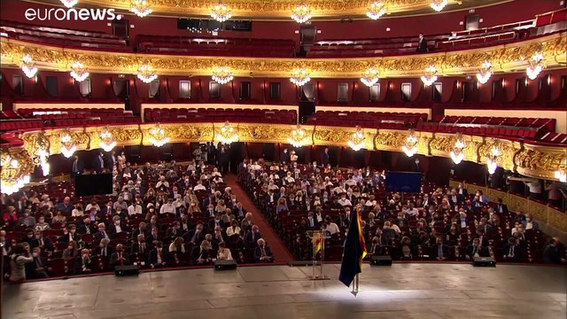 Sánchez indulta independentistas catalães