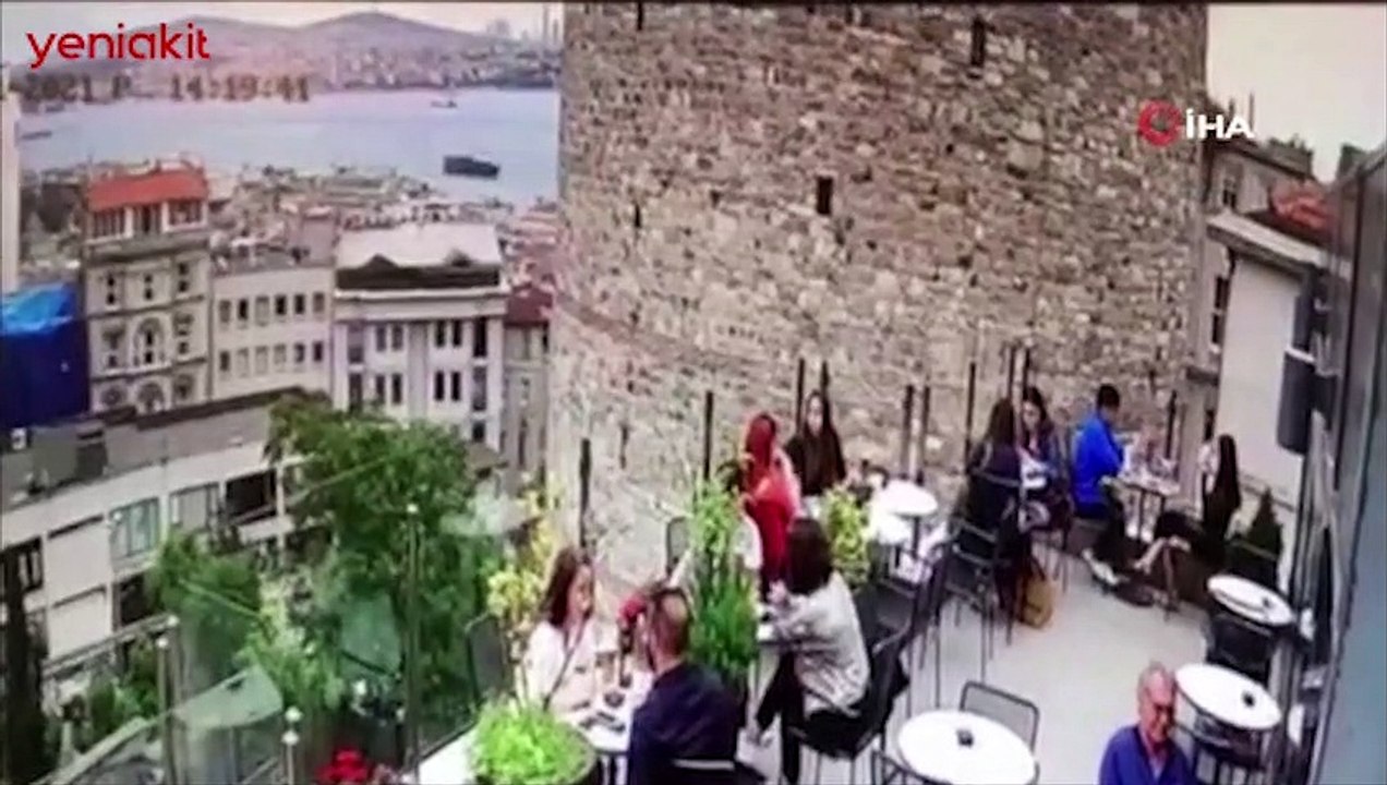 Galata Kulesi'nde intihar girişimi anbean kaydedildi!