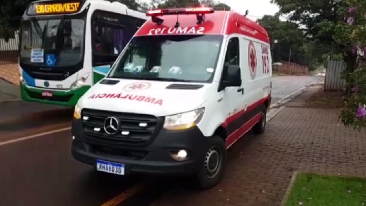 Médicos do Samu estabilizam idosa de 94 anos que estava desorientada e não respondia aos estímulos