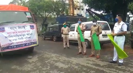 মানবিক পুলিশ। সুন্দরবনের ফ্রেজারগঞ্জে ঘূর্ণিঝড় ইয়াশ দুর্গতদের পাশে দাঁড়িয়ে ৬০০ পরিবারকে সহায়তা