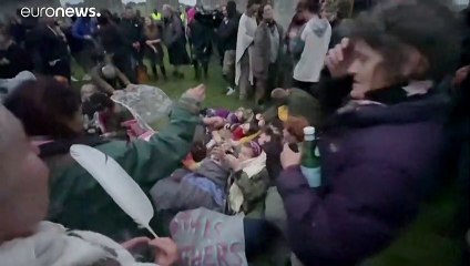 Solstício de verão celebrado em Stonehenge