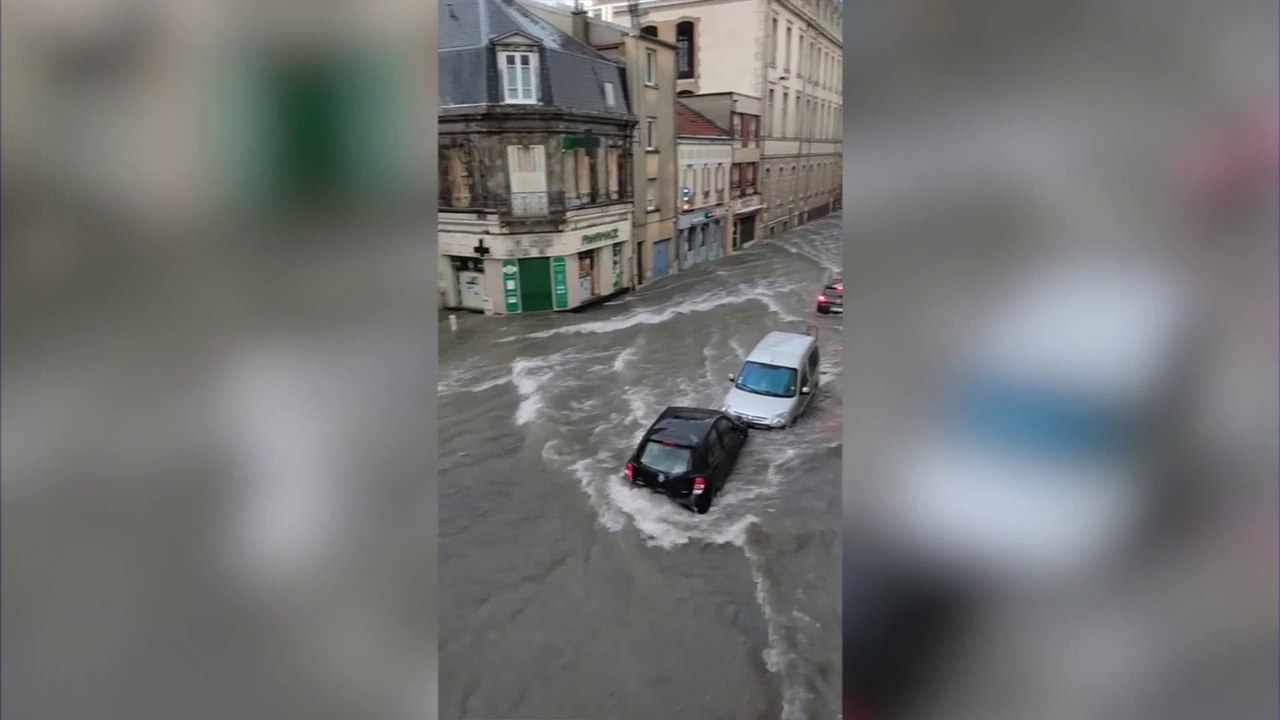 Les images des impressionnantes inondations à R...