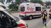 Ambulans kavşakta otomobille çarpıştı: 4 yaralı