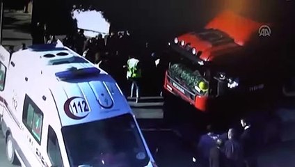 TIR'ın altında kaldı burnu bile kanamadı