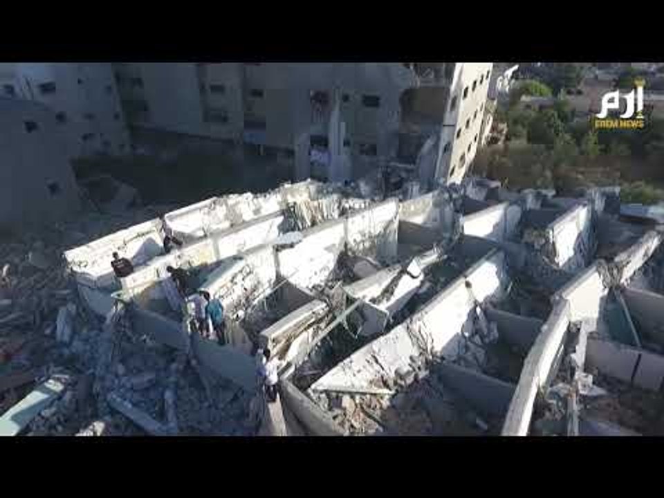 الباركور فوق ركام برج الجلاء في غزة