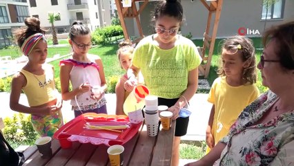 Çocuklardan örnek davranış... Sokak hayvanları için limonata yapıp satıyorlar