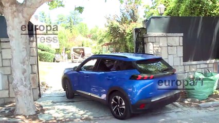 Como un miembro más de la familia Ortega Cano el novio de Gloria Camila entra en el domicilio