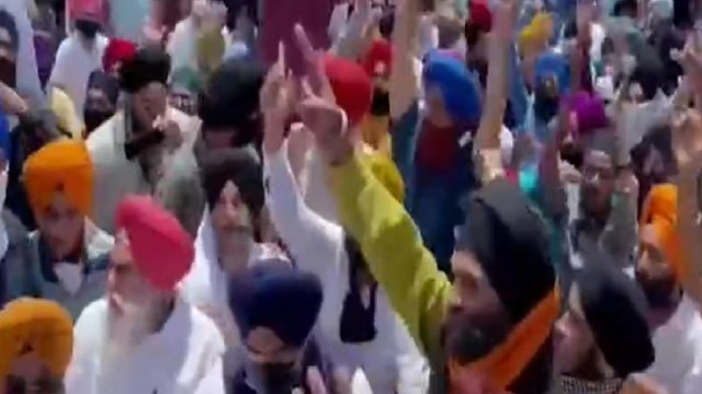 Brawl over conversion in Srinagar, Sikhs stage protest