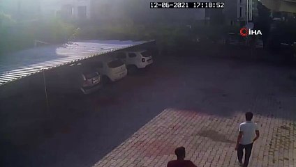 Güpegündüz elektrikli bisiklet hırsızlığı kamerada