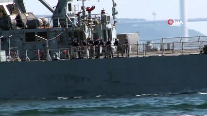 İngiliz savaş gemisi İstanbul Boğazı'ndan geçti